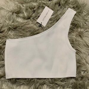 One shoulder crop top